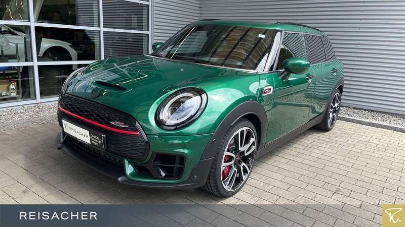 British racing green metallic Gebraucht 2023 Mini John Cooper Works Clubman Kombi | 39.349 € (Fairer Preis) - Bild 1/4