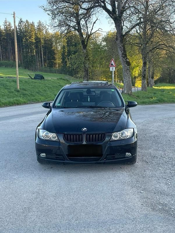 Second-hand BMW 325 218 CP (160 kW) 2005 Negru Berlinǎ