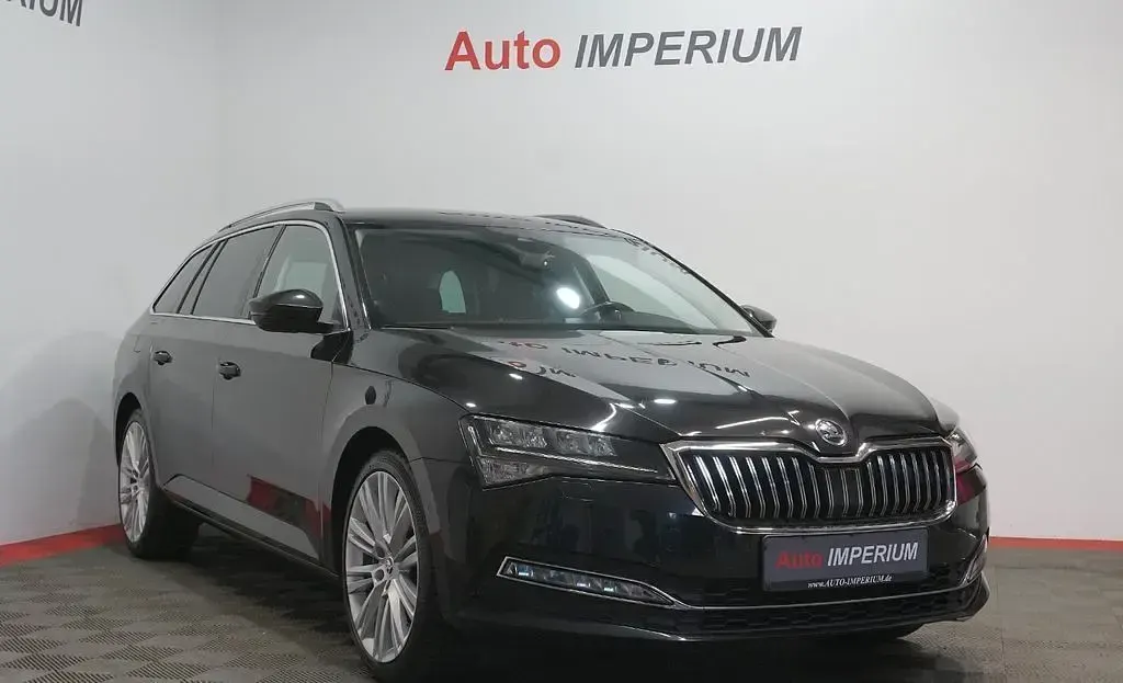 Gebraucht Skoda Superb Style 150 PS (110 kW) 2022 Schwarz Kombi