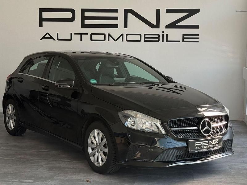 Gebraucht Mercedes A180 109 PS (80 kW) 2015 Schwarz Limousine