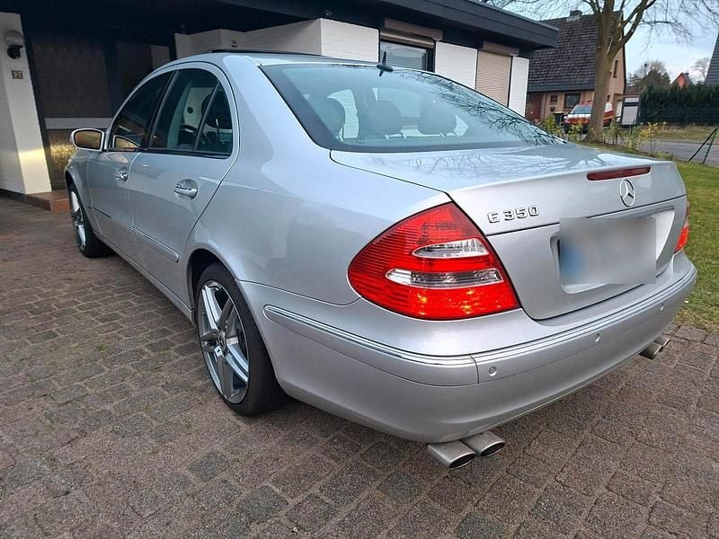 Gebraucht Mercedes E350 270 PS (198 kW) 2005 Silber Limousine