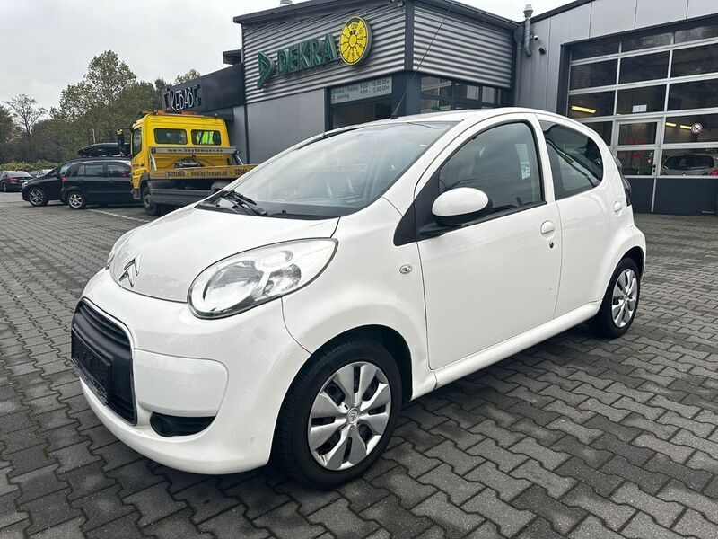 Weiß Gebraucht 2011 Citroën C1 SELECTION Kleinwagen | 3.490 € (Fairer Preis) - Bild 1/4