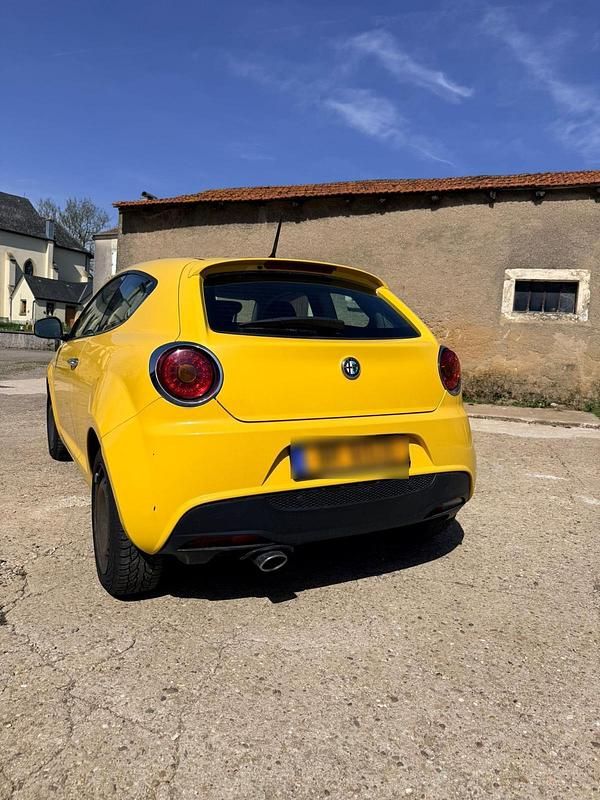 Gebraucht Alfa Romeo MiTo 77 PS (56 kW) 2012 Gelb Kleinwagen