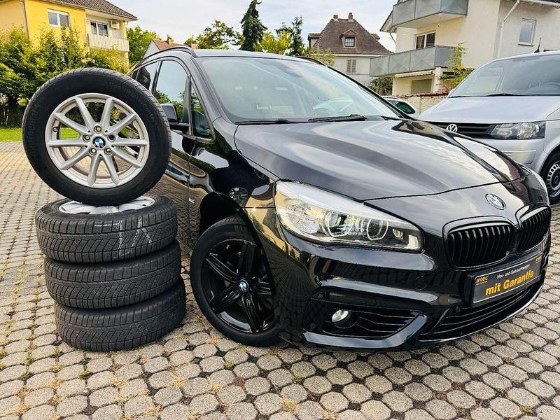 Saphirschwarz Gebraucht 2015 BMW 218 Gran Tourer Sport Line Van / Kleinbus | 12.900 € (Fairer Preis) - Bild 1/4