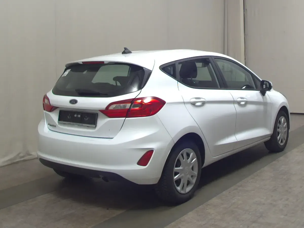 Gebraucht Ford Fiesta Cool & Connect 75 PS (55 kW) 2020 Frost weiss (metallic) Kleinwagen