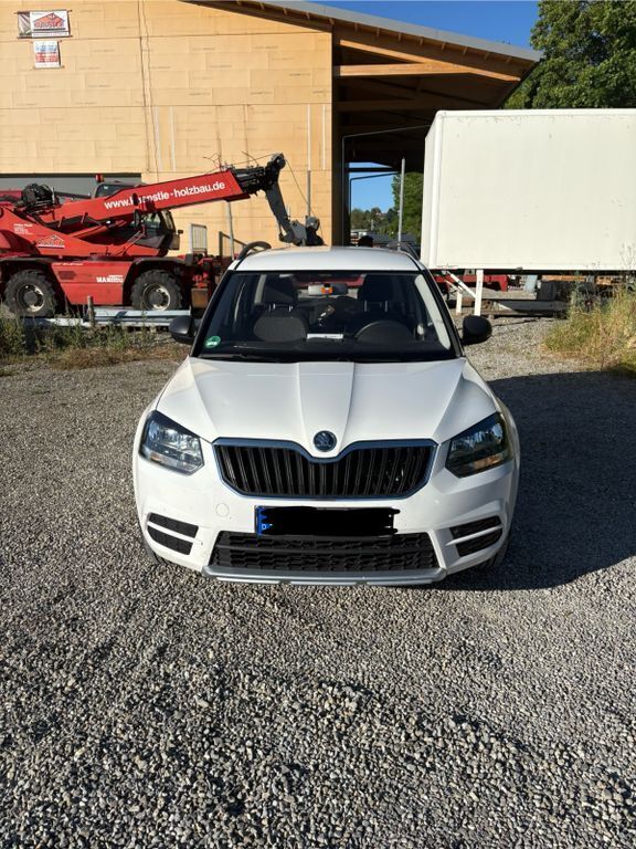 Weiß Gebraucht 2014 Skoda Yeti SUV | 9.800 € (Guter Preis) - Bild 1/4
