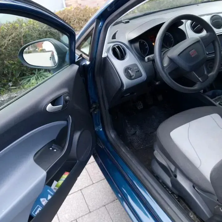 Gebraucht Seat Ibiza 60 PS (44 kW) 2012 Blau Kleinwagen
