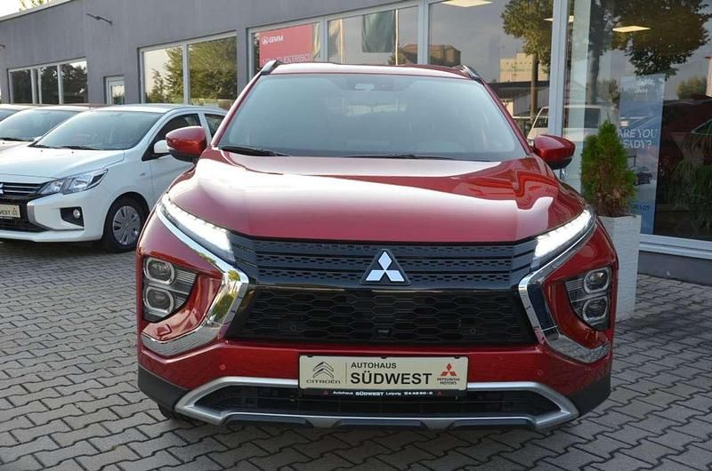 Second-hand Mitsubishi Eclipse Plus 188 CP (138 kW) 2022 Roșu SUV