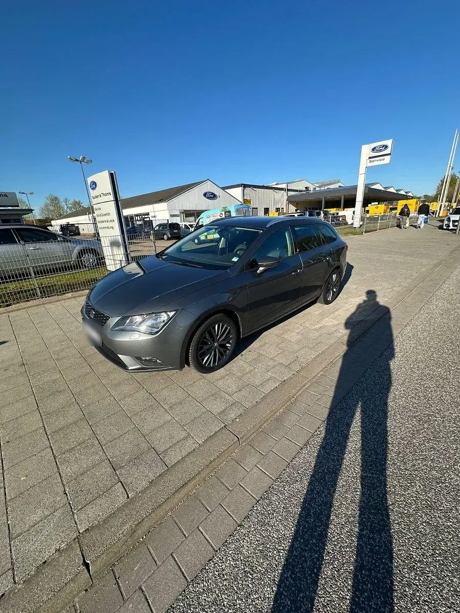 Używany Seat Leon ST 110 KM (80 kW) 2016 Szary Kombi