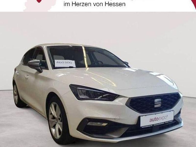Weiss Gebraucht 2021 Seat Leon FR Limousine | 20.989 € (Fairer Preis) - Bild 1/4