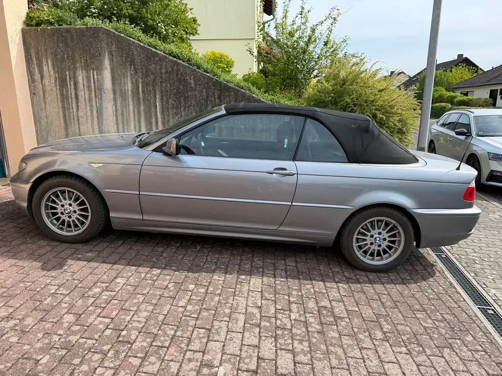 Gebraucht BMW 320 Cabriolet 150 PS (110 kW) 2005 Grau Cabrio