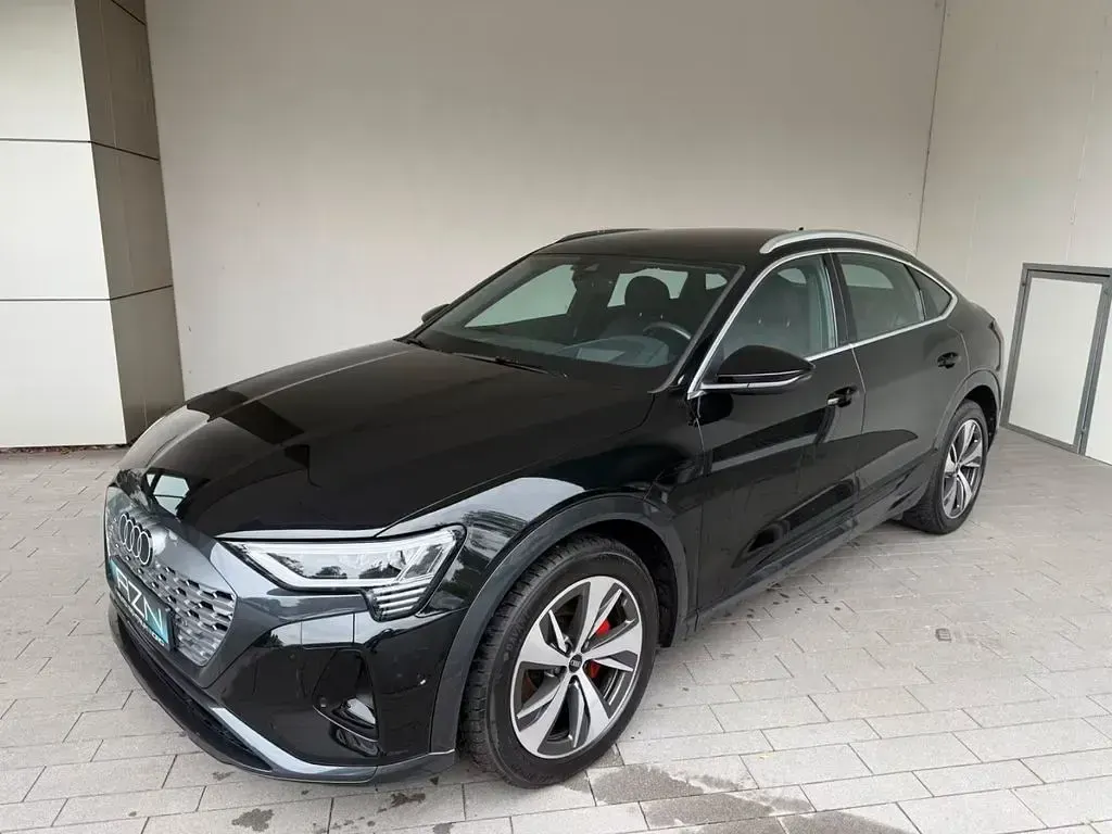 Second-hand Audi Q8 e-tron Advanced 250 kW (340 CP) 2023 Negru SUV