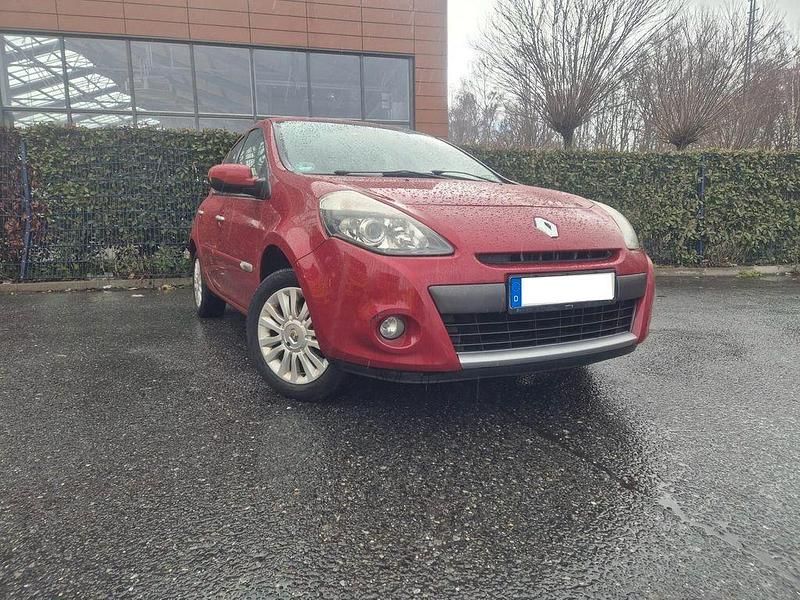 Gebraucht Renault Clio II 75 PS (55 kW) 2010 Rot Limousine