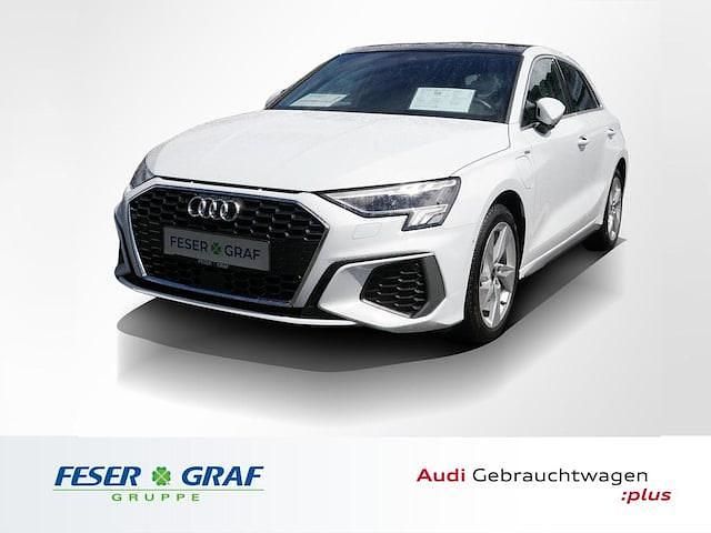 Gletscherweiß metallic Gebraucht 2022 Audi A3 Sportback e-tron S-Line Limousine | 27.640 € (Fairer Preis) - Bild 1/4
