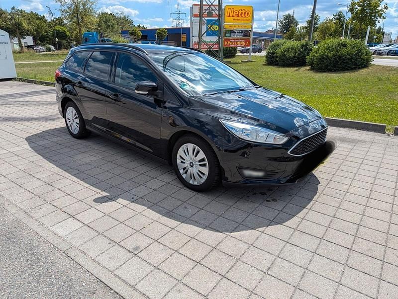 Gebraucht Ford Focus 125 PS (91 kW) 2018 Schwarz Kombi