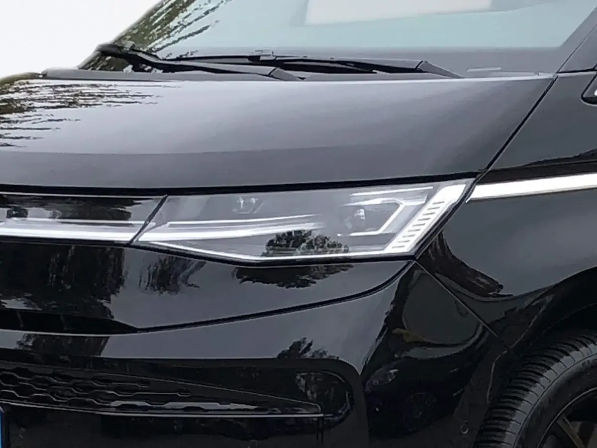 Gebraucht VW Multivan Style 150 PS (110 kW) 2025 Van / Kleinbus