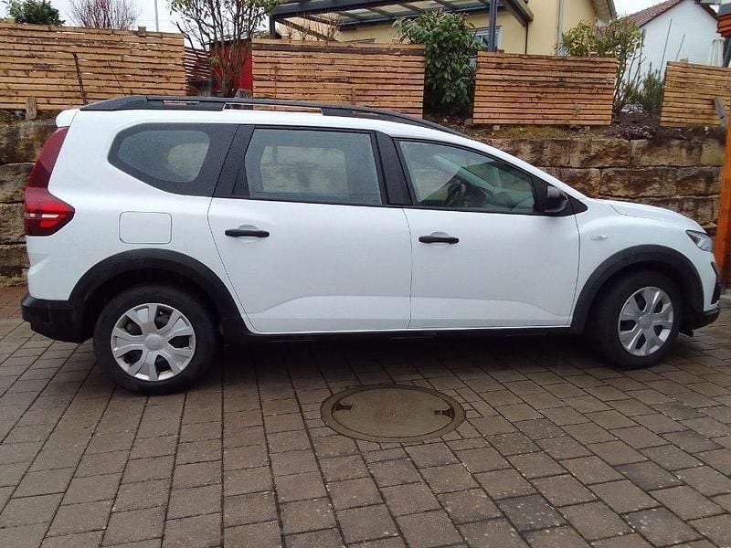 Gebraucht Dacia Jogger Essentiel 110 PS (80 kW) 2023 Weiß Van / Kleinbus