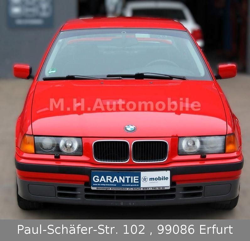 Gebraucht BMW 318 116 PS (85 kW) 1994 Rot Limousine