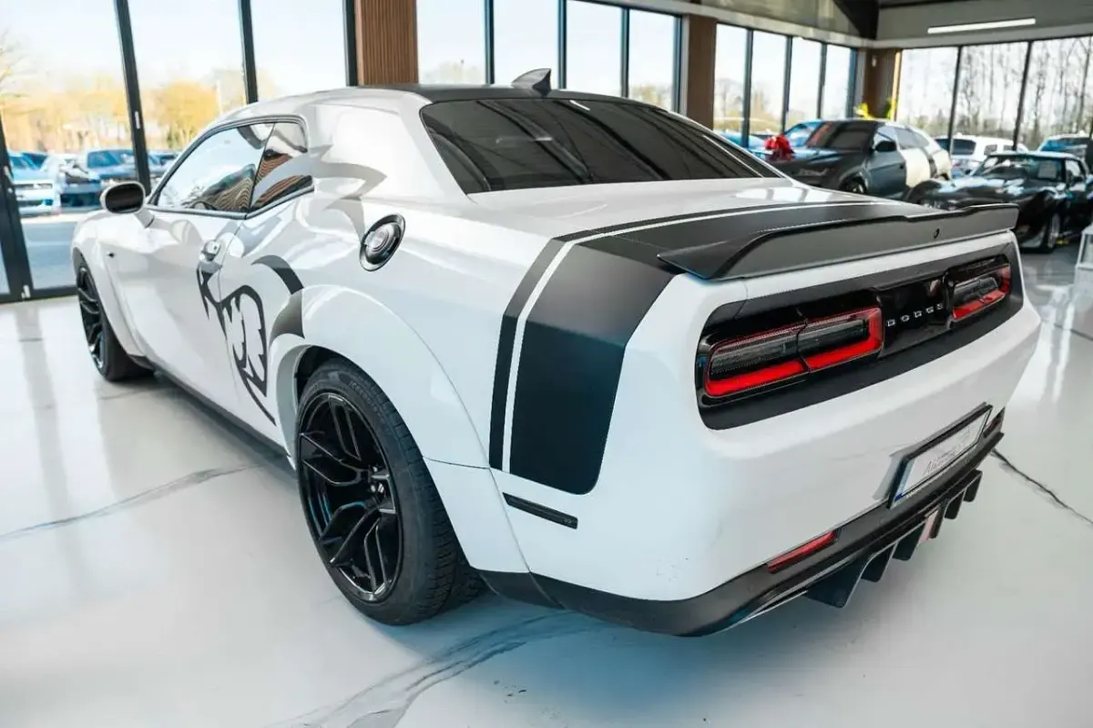 Używany Dodge Challenger 296 KM (217 kW) 2022 Biały Coupe
