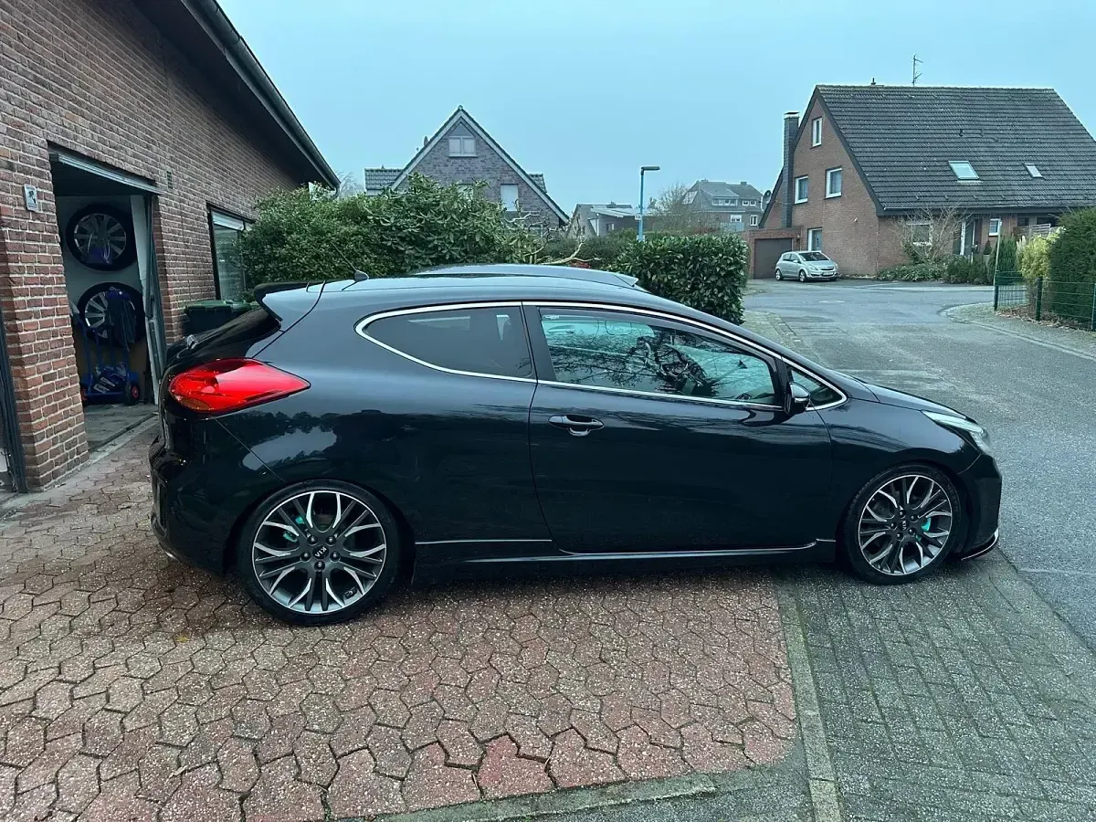 Gebraucht Kia Ceed GT Sport 204 PS (150 kW) 2014 Schwarz Coupé
