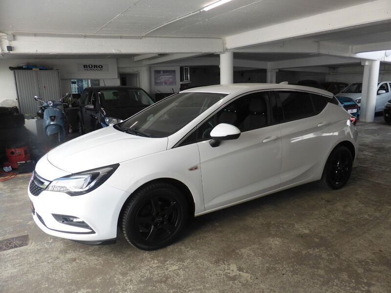 Gebraucht Opel Astra Dynamic 150 PS (110 kW) 2017 Weiß Limousine