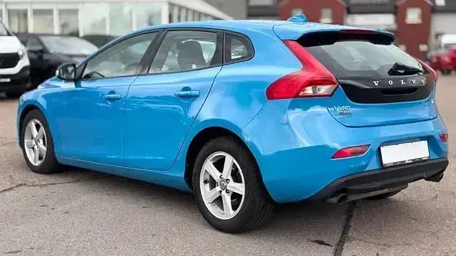Gebraucht Volvo V40 You! 120 PS (88 kW) 2013 Blau Limousine