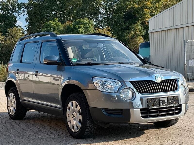 Grau Gebraucht 2012 Skoda Yeti SUV | 7.990 € (Fairer Preis) - Bild 1/3