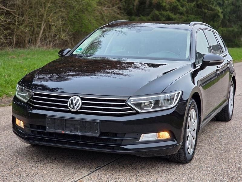 Gebraucht VW Passat Trendline 150 PS (110 kW) 2018 Schwarz Kombi