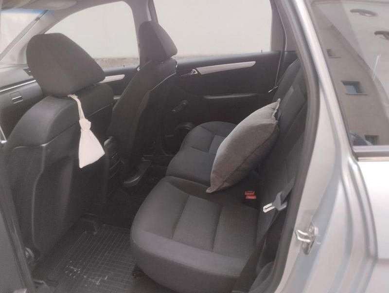 Gebraucht Mercedes B200 136 PS (100 kW) 2006 Grau Van / Kleinbus