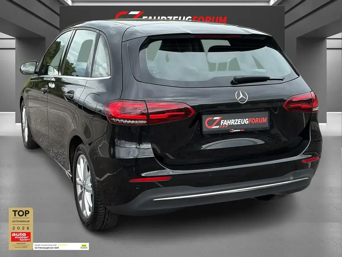 Gebraucht Mercedes B180 136 PS (100 kW) 2019 Schwarz Kleinwagen