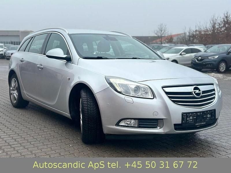 Gebraucht Opel Insignia Edition 131 PS (96 kW) 2013 Silber Kombi