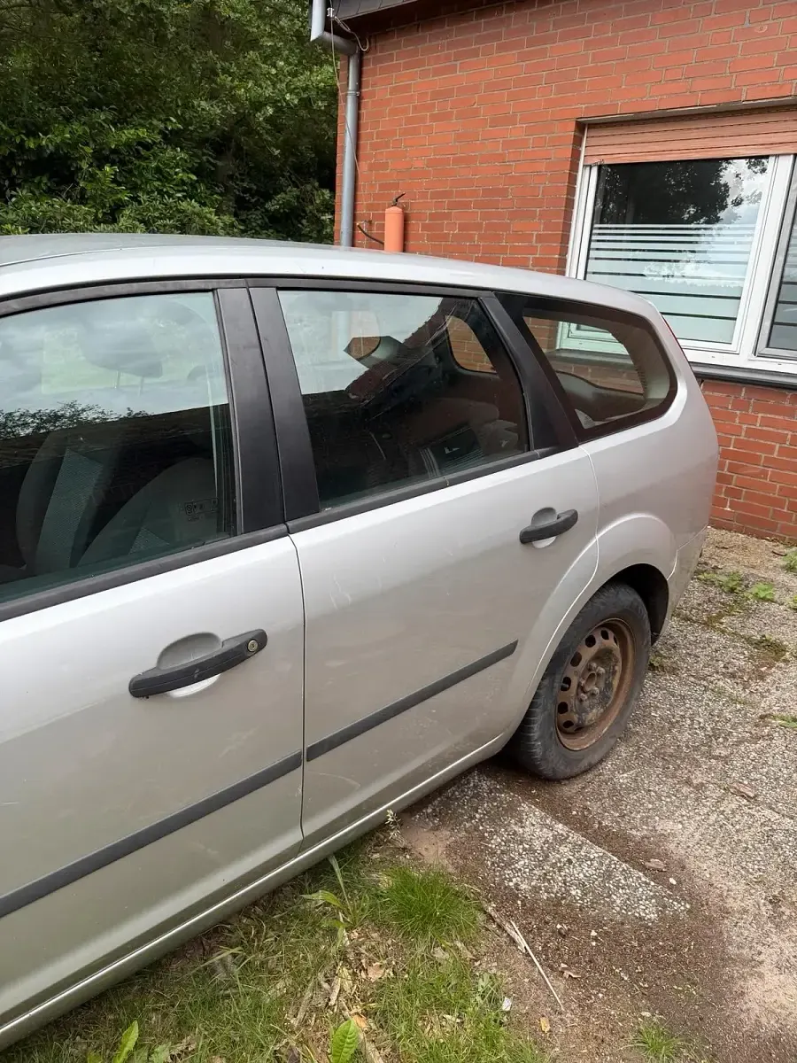 Gebraucht Ford Focus 116 PS (85 kW) 2006 Silber Kombi
