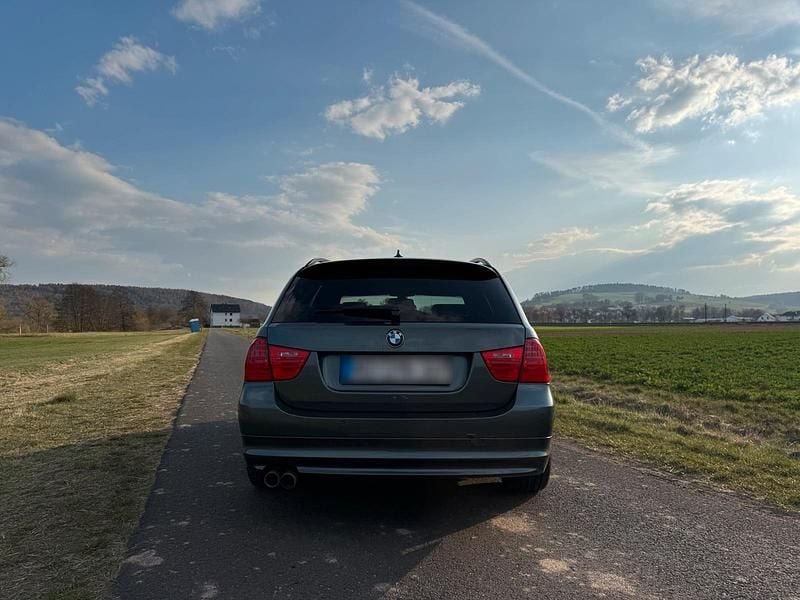 Gebraucht BMW 330 245 PS (180 kW) 2008 Braun Kombi