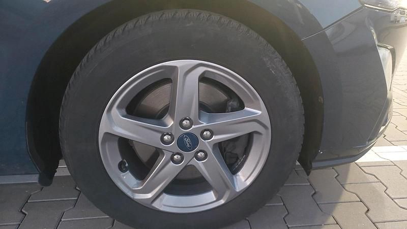 Second-hand Ford Focus 120 CP (88 kW) 2019 Albastru Break