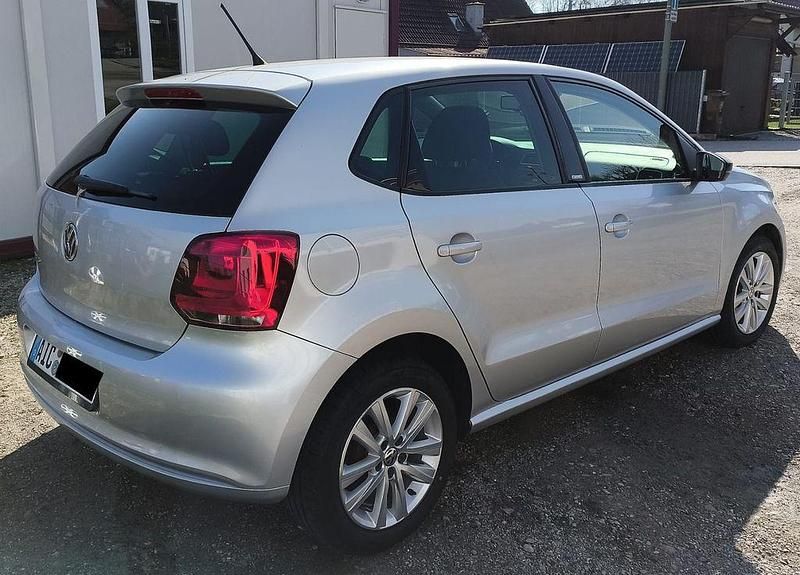 Używany VW Polo Style 69 KM (50 kW) 2011 Srebrny Hatchback