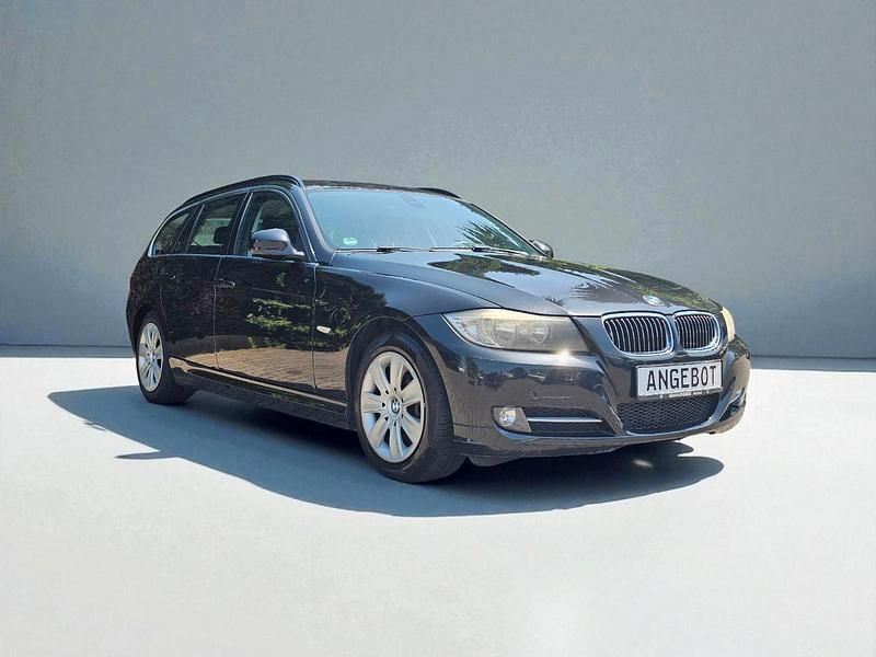 Schwarz Gebraucht 2012 BMW 316 Kombi | 3.950 € (Superpreis) - Bild 1/4