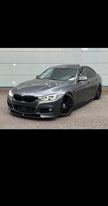 Grau Gebraucht 2016 BMW 330 M Performance Limousine | 24.000 € (Teuer) - Bild 1/4