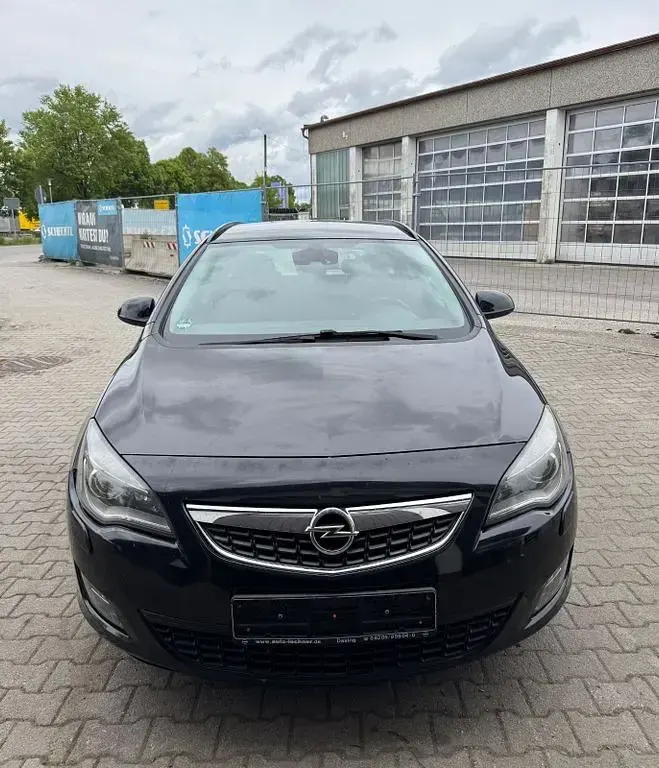 Gebraucht Opel Astra Edition 110 PS (80 kW) 2010 Schwarz Kombi