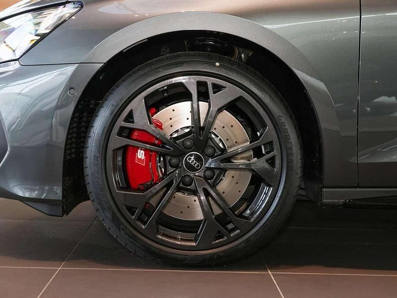 Neu Audi S3 Sportback 333 PS (244 kW) 2026 Daytonagrau perleffekt Kleinwagen