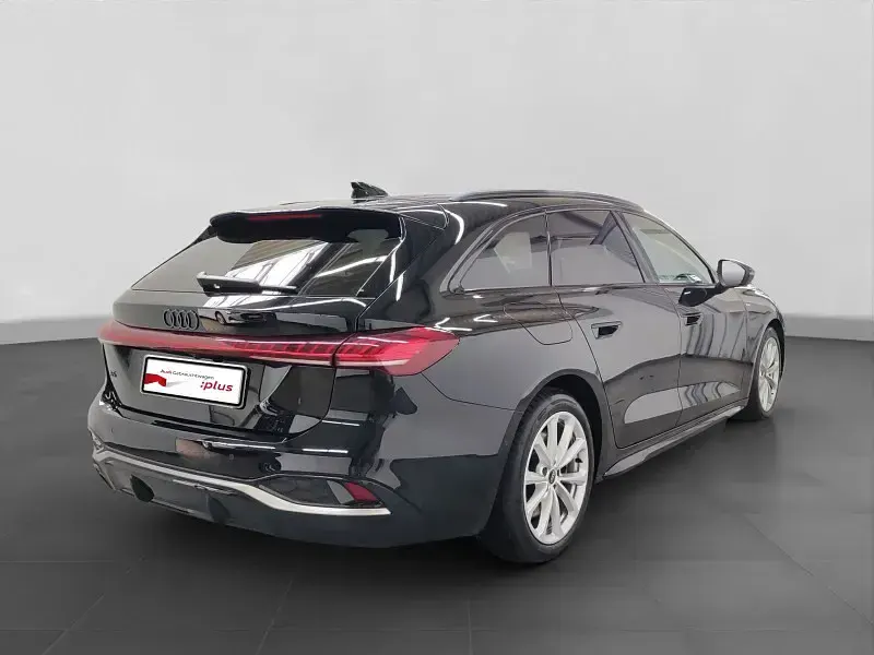 Gebraucht Audi A5 S-Line 204 PS (150 kW) 2025 Schwarz Kombi