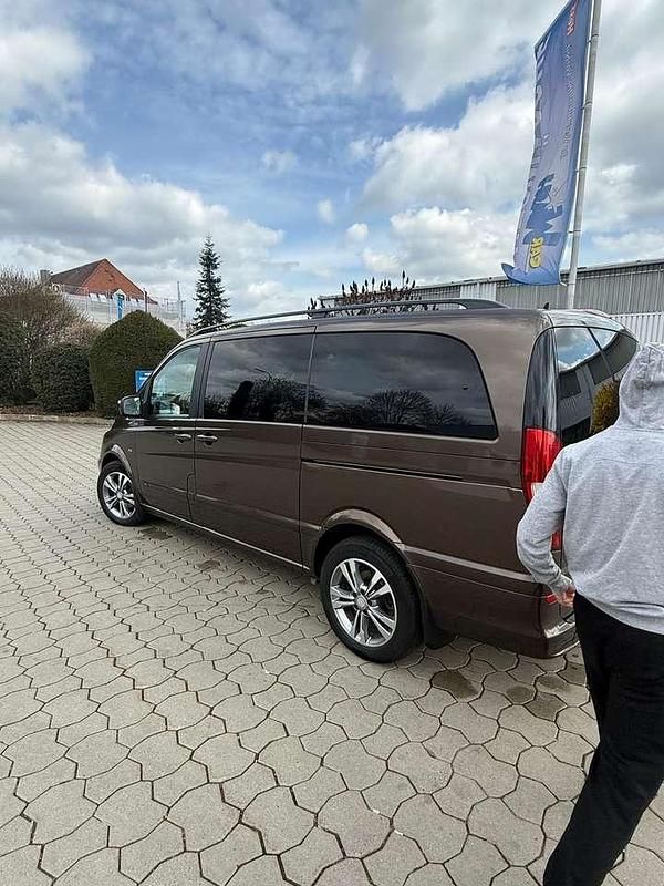 Gebraucht Mercedes Viano Edition 224 PS (164 kW) 2013 Braun Van / Kleinbus