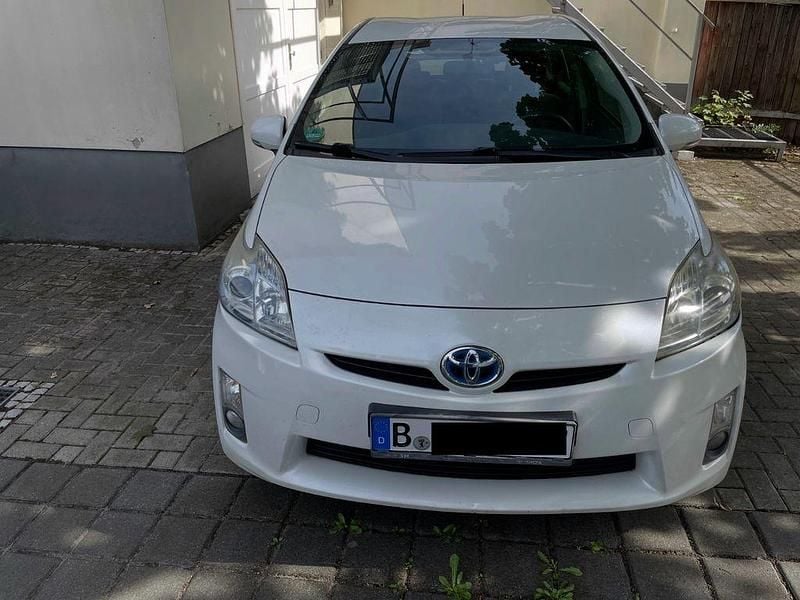 Gebraucht Toyota Prius 136 PS (100 kW) 2012 Weiß Limousine