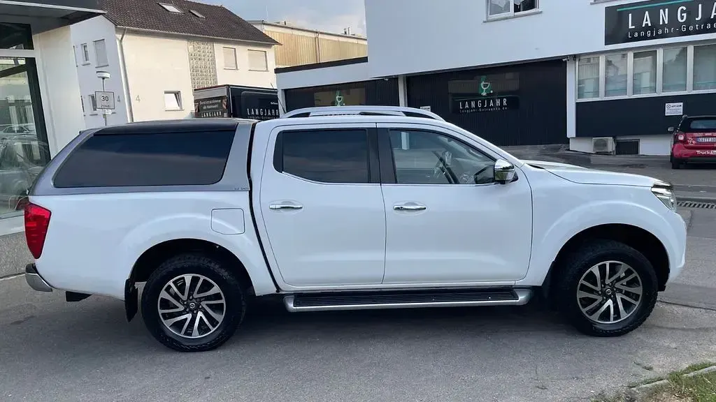 Gebraucht Nissan Navara Tekna 190 PS (139 kW) 2017 Weiß Pickup
