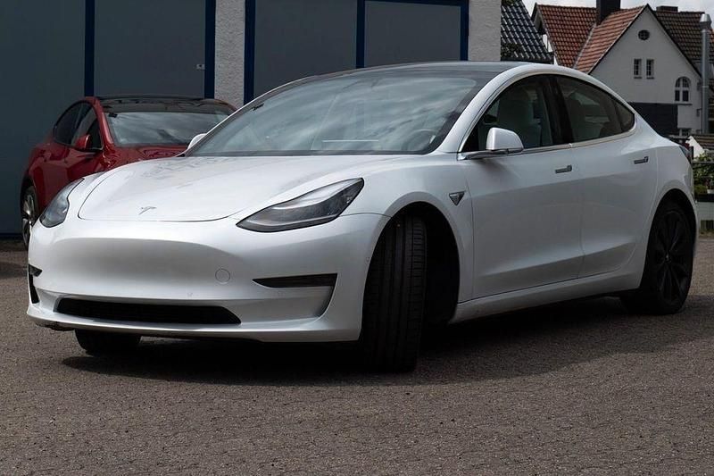 Second-hand Tesla Model 3 Performance 377 kW (513 CP) 2020 Alb Berlinǎ