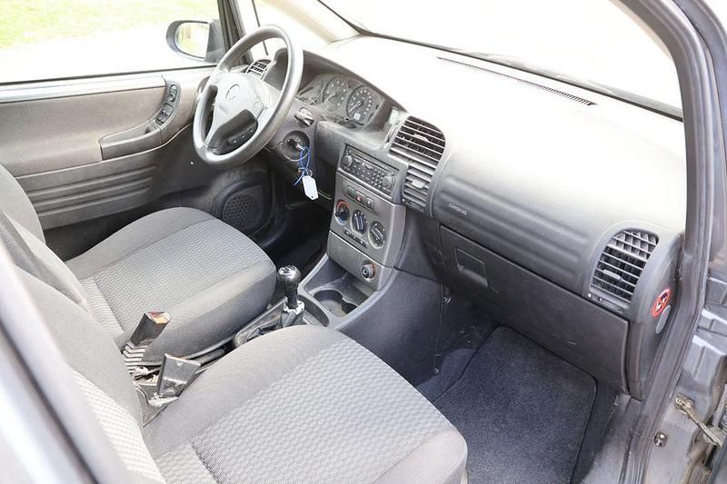 Gebraucht Opel Zafira Njoy 97 PS (71 kW) 2005 Grau Van / Kleinbus