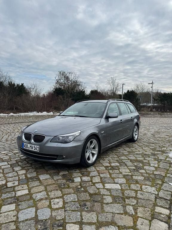 Gebraucht BMW 525 197 PS (144 kW) 2009 Grau Kombi