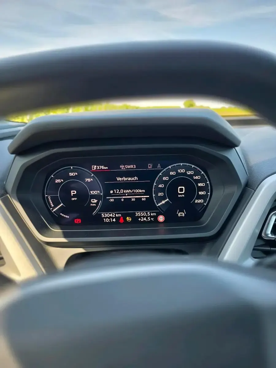Gebraucht Audi Q4 Sportback e-tron Advanced 150 kW (204 PS) 2023 Weiß SUV