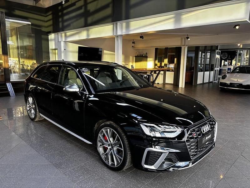 Gebraucht Audi S4 Sport 341 PS (250 kW) 2023 Mythosschwarz metallic (metallic) Kombi