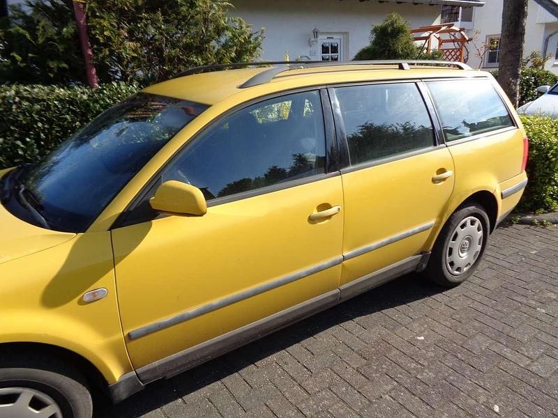 Gebraucht VW Passat 90 PS (66 kW) 1999 Gelb Kombi