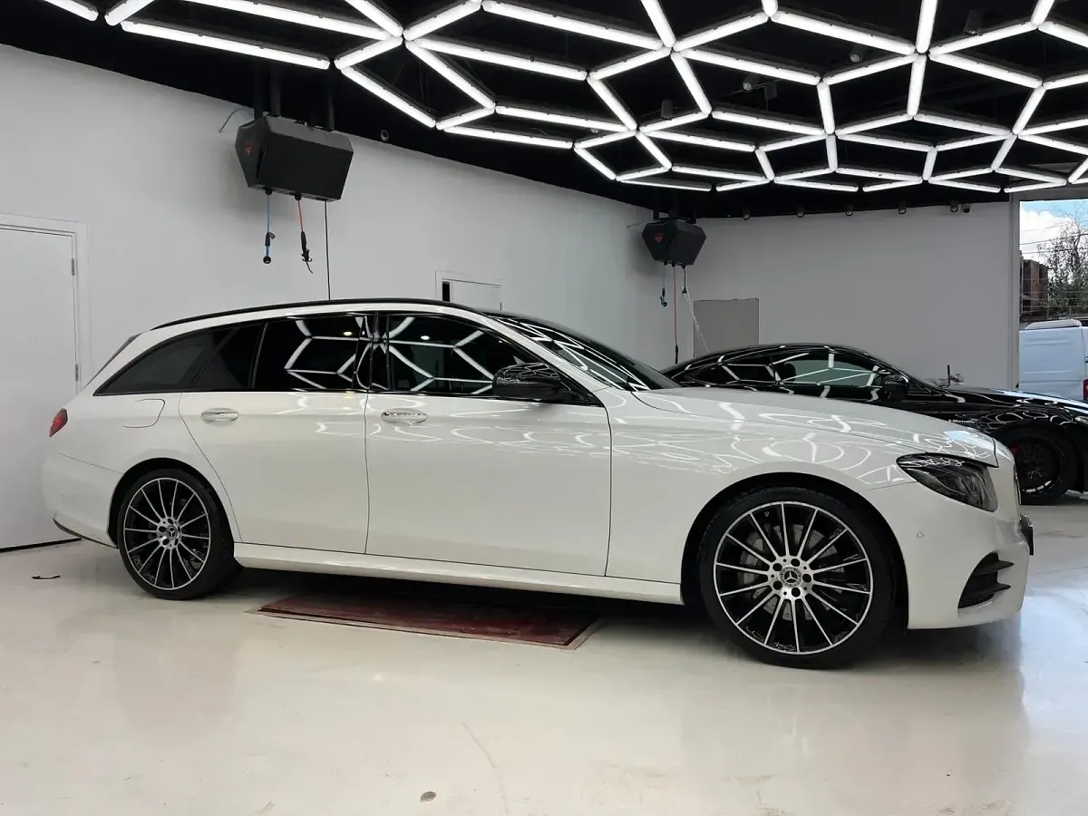 Gebraucht Mercedes E350 AMG 258 PS (189 kW) 2017 Weiß Kombi